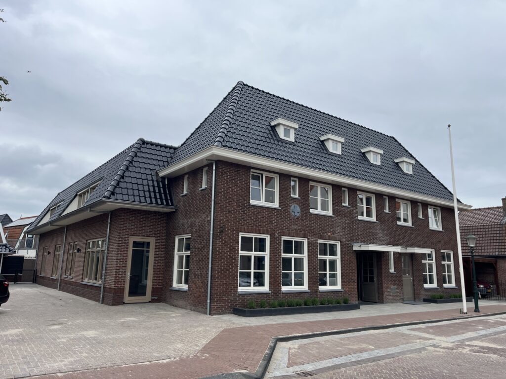 Ut Bottertjen Rode Kruisgebouw Urk